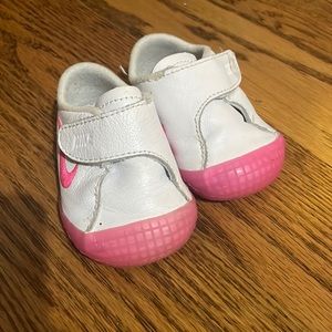 Nike infant/toddler shoes size 2